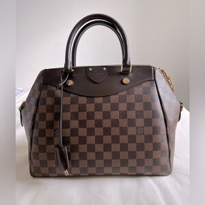 ❌❌SOLD❌❌Authentic Preloved Louis Vuitton Damier Handbag with COA